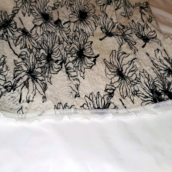 dressbarn Tank with Sheer Overlay and Lacy Bottom Black & White 337 - Picture 3 of 9